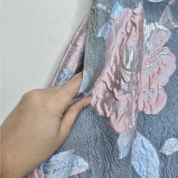 BADGLEY MISCHKA Darcy Maxi Dress in Dove. Size 6 - Picture 6 of 14